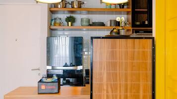 Kamar | Dapur pribadi | Lemari es, kompor, dan peralatan masak/sendok-piring