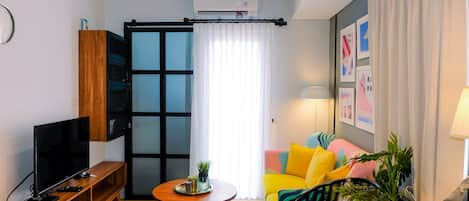 Habitación | Zona de estar | Una televisión