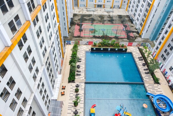 Outdoor pool - Simply Furnished 1BR @ Skyline Paramount Apartment (Gading Serpong)