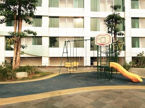 Children’s play area – outdoor