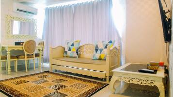 Room | Living area | TV