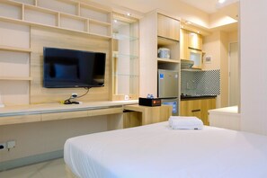 Zimmer | 1 Schlafzimmer, Schreibtisch, Bettwäsche