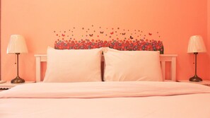 2 bedrooms, desk, laptop workspace, free WiFi - Modern 2BR Apartment at Newton Residence (Bandung)