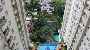 Hồ bơi ngoài trời