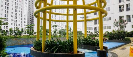 Hồ bơi ngoài trời