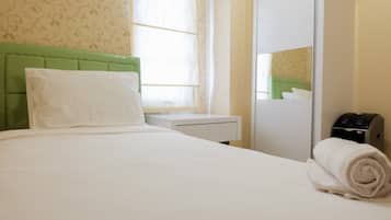 Room | 2 bedrooms, desk, free WiFi, bed sheets