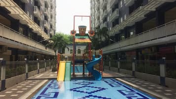 Children’s play area – outdoor