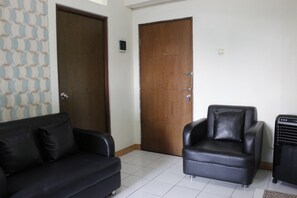 客房 | 客厅 | 电视