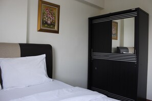 Room | 2 bedrooms, free WiFi, bed sheets - Minimalist 2BR Apartment at Gateway Ahmad Yani (Bandung)
