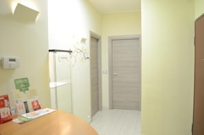 Schreibtisch, kostenloses WLAN, Bettwäsche