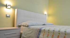 Habitación doble | Escritorio, wifi gratis, ropa de cama