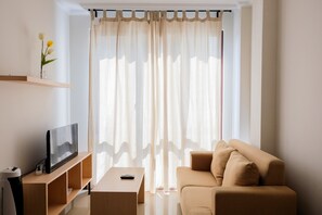 TV - 1BR Asatti Apartment at Vanya Park BSD (Pagedangan)