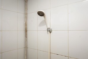 Habitación | Regadera en el baño