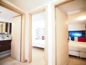 Comfort-Apartment, 2 Schlafzimmer, Balkon | Zimmersafe, laptopgeeigneter Arbeitsplatz, Bügeleisen/Bügelbrett