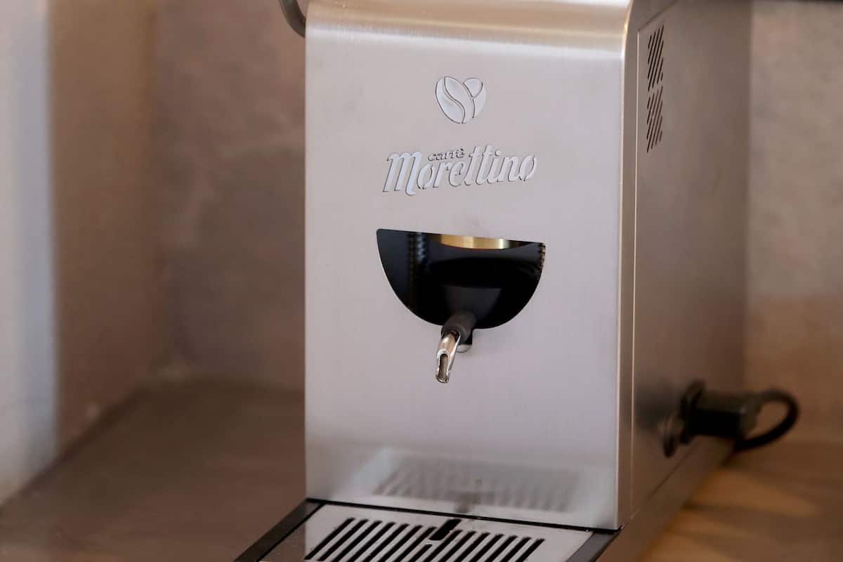 Minibar, Zimmersafe, Schreibtisch, Verdunkelungsvorhänge