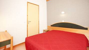 2 habitaciones, decoración personalizada y muebles diferentes