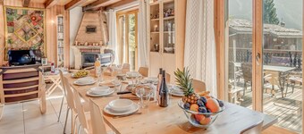 Spacious chalet 7 rooms, 12 ppl, hotel services, WIFI, private garage