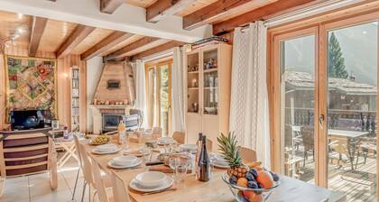 Spacious chalet 7 rooms, 12 ppl, hotel services, WIFI, private garage