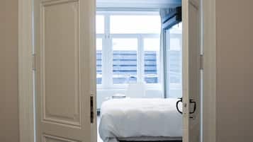 5 habitaciones, tabla de planchar con plancha y wifi gratis