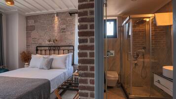 Chambre Standard, balcon | Literie de qualité supérieure, mini-bar avec articles gratuits