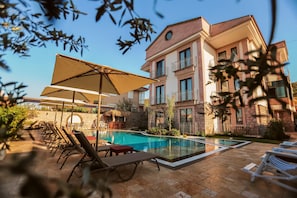 Seasonal outdoor pool