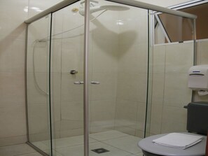 Dusche im Bad