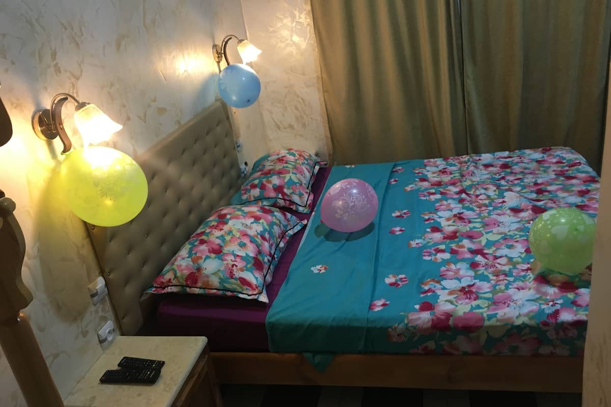 Kamer, 1 twee- of 2 eenpersoonsbedden | Verduisterende gordijnen, beddengoed