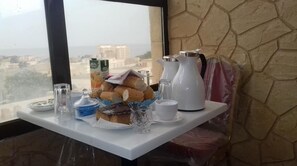 Desayuno continental gratuito y diario