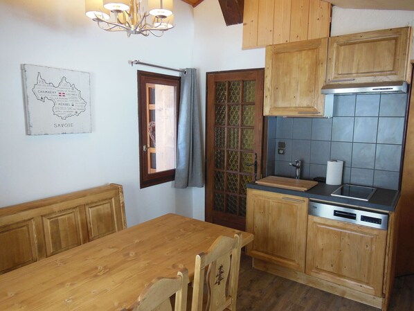 Fridge, microwave, dishwasher, coffee/tea maker