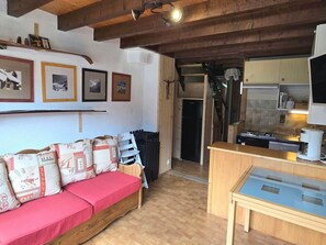 TV - Duplex in Champagny, 6 pers, Pets allowed (Champagny-en-Vanoise)