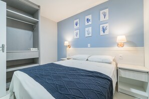 Standard Apartment | Minibar, free WiFi, bed sheets