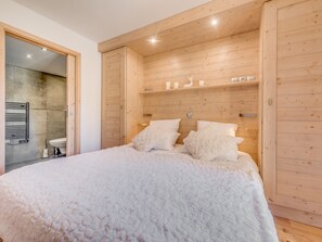 2 bedrooms, desk, free WiFi