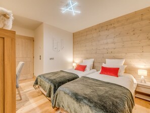 2 bedrooms, desk, free WiFi