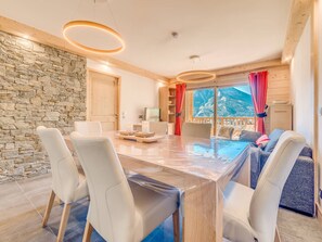 Interior - 4* Apartment with view, 2 bedrooms, balcony, WIFI included (Champagny-en-Vanoise)