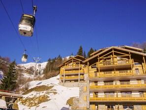 Exterior - 4* Duplex at Ski Slopes with WiFi, Sleeps 10 (Champagny-en-Vanoise)