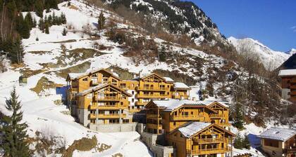 Grosszügiges Duplex 10 Pers., Balkon, Wifi, Parkplatz, Bergblick