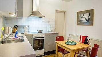 Apartemen | Dapur pribadi | Lemari es, oven, kompor, dan mesin pencuci piring