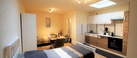 Studio Kota (Maye, incl. 60 EUR Cleaning Fee) | Setrika/meja setrika, Wi-Fi gratis, dan seprai linen