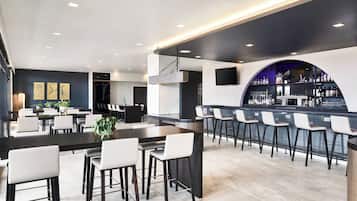 2 bars/lounges, rooftop bar