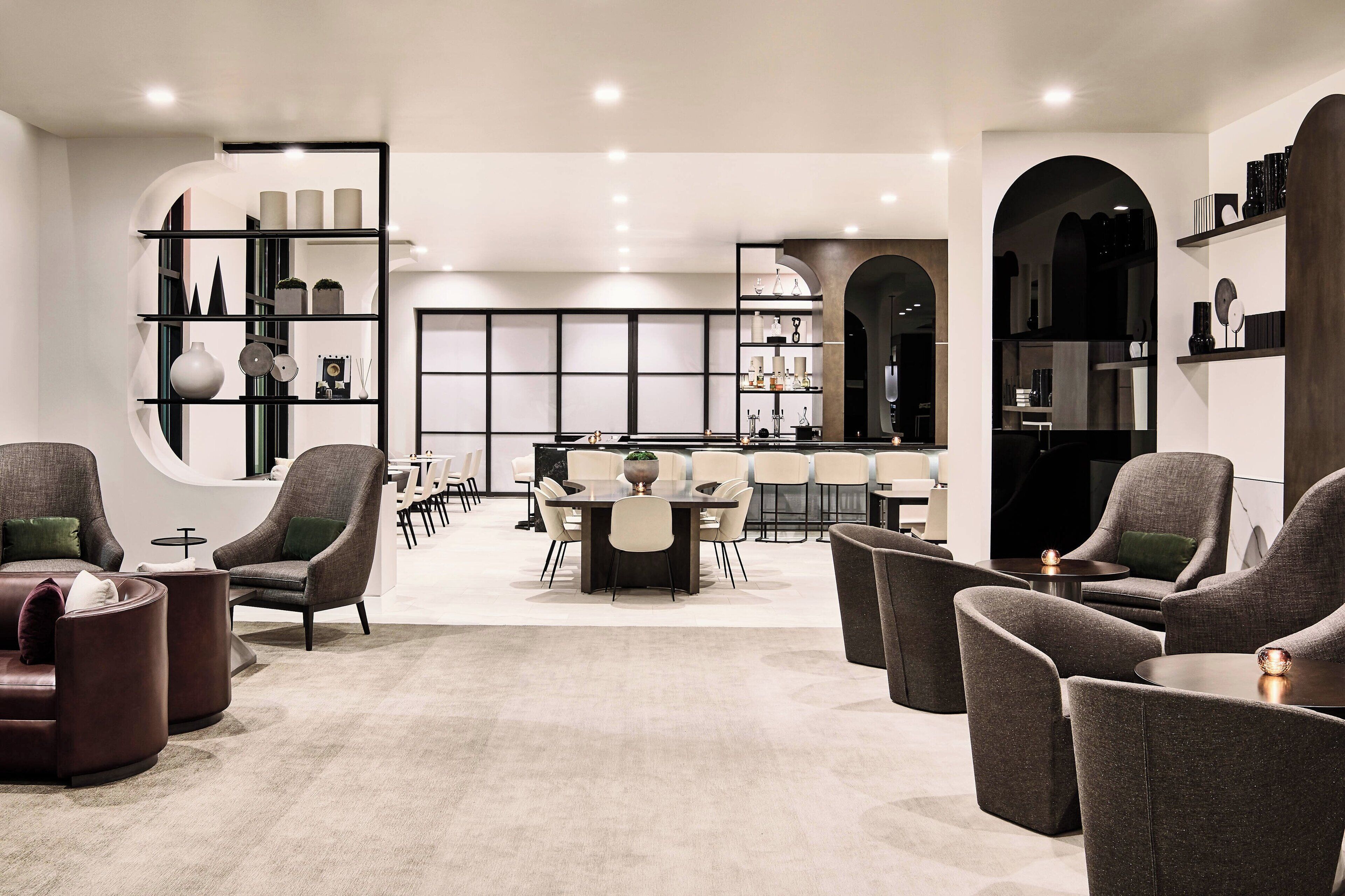 2 bars/lounges, rooftop bar