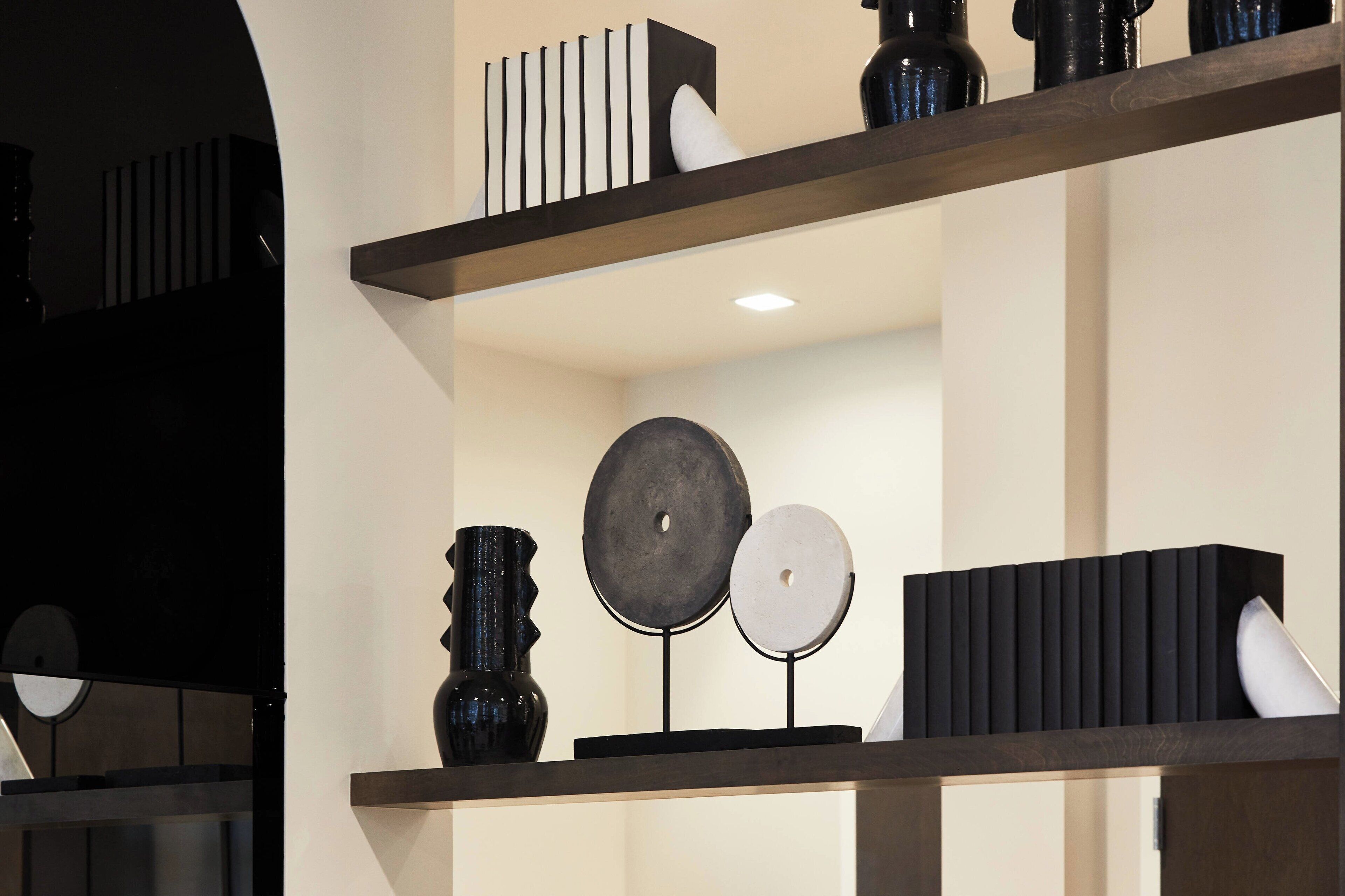 2 bars/lounges, rooftop bar