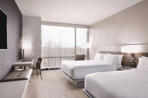 In-room safe, desk, laptop workspace, blackout curtains - AC Hotel by Marriott Charlotte SouthPark (Charlotte)