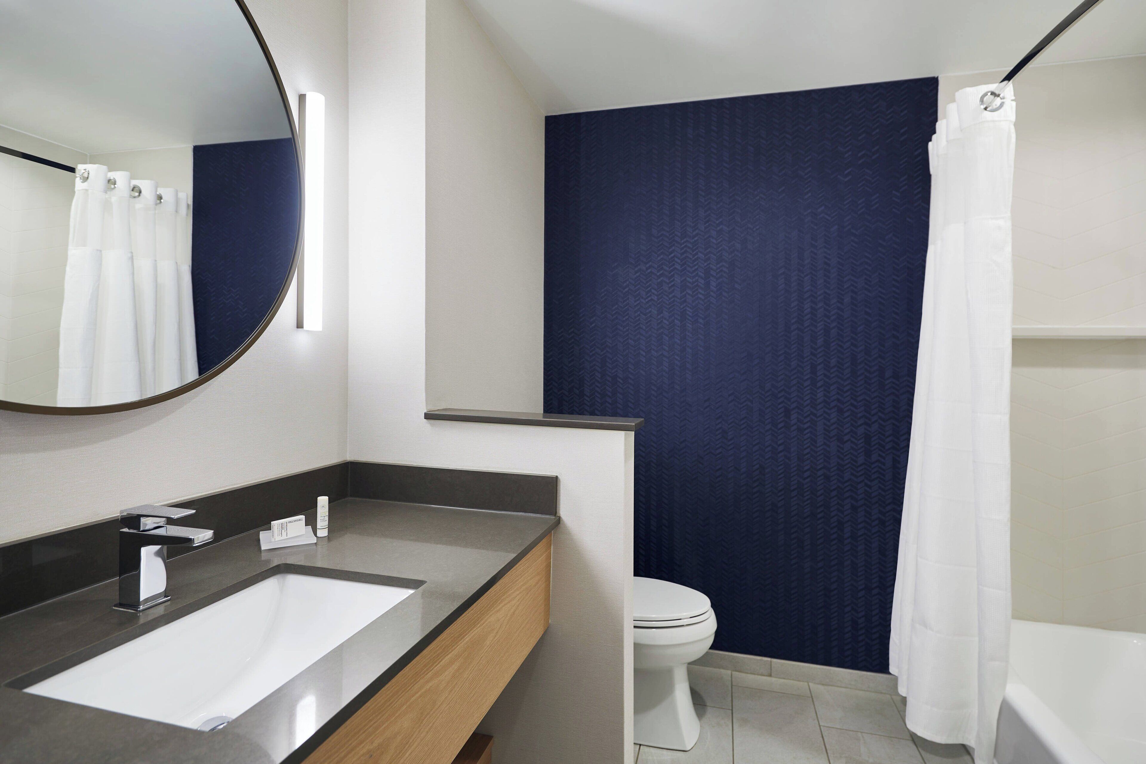 room, 2 queen beds, non smoking | bathroom | free toiletries, hair dryer, towels, soap