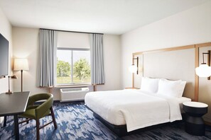 In-room safe, desk, laptop workspace, blackout curtains - Fairfield Inn & Suites by Marriott Kansas City Belton (Belton)