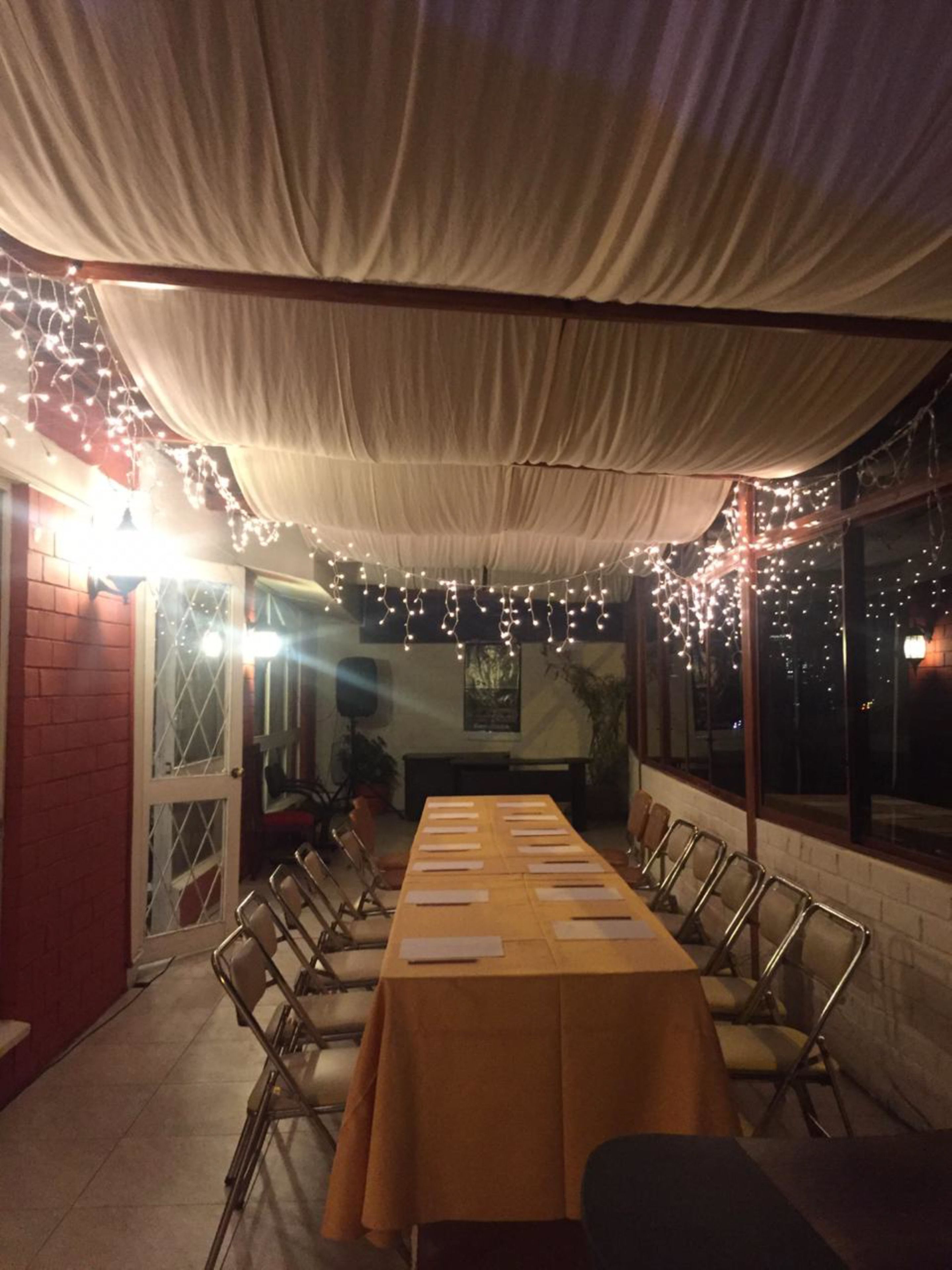 Desayuno completo diario (USD 5 por persona)