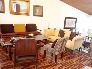 65-cm TV with digital channels - Casa Solsticio (Quito)