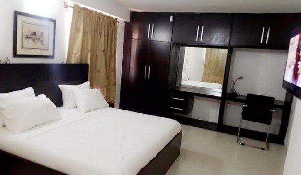 Interior - Sixteen Eighty-One (Lagos)