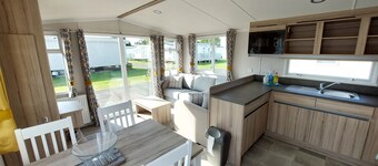 데인빌 캐러밴 파크