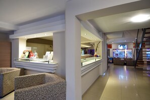 Reception - Piazza Hotel (Villa Carlos Paz)