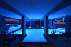 Indoor pool, 2 outdoor pools, open 9:00 AM to 9:00 PM, pool umbrellas - Piazza Hotel (Villa Carlos Paz)